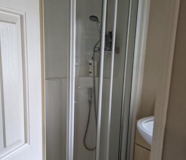 Ingoldmells Apartment | Cozy Oceanfront Caravan: Your Home Away from Home