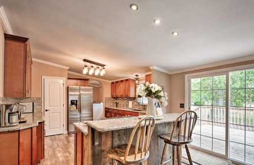 Fort Mill House | Elegant Home Getaway with Spa and Hot Tub Near Ballantyne