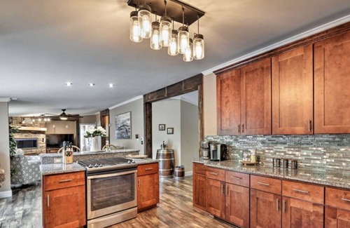 Fort Mill House | Elegant Home Getaway with Spa and Hot Tub Near Ballantyne