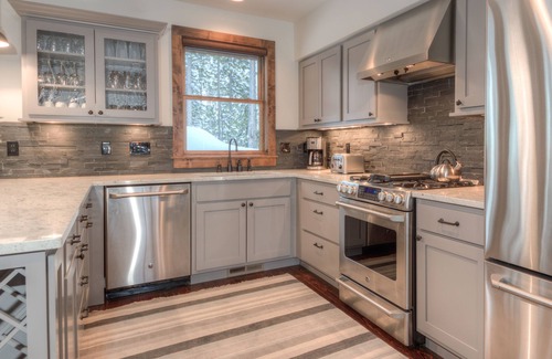 Powder Ridge House | Perfect Winter Retreat with Ski-in/Ski-out Access & Spa