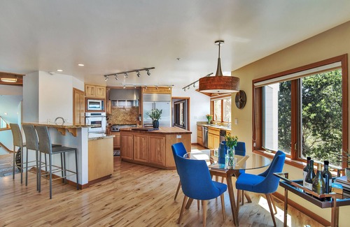 Geyserville House | Elegant Wine Country Home with Private Pool in Healdsburg