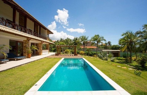 Porto das Dunas House | Elegant Home with Private Pool in Porto das Dunas