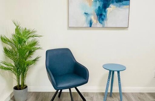 Orange Apartment | Family-Friendly Retreat Near Disney: 4-Star Rated Escape