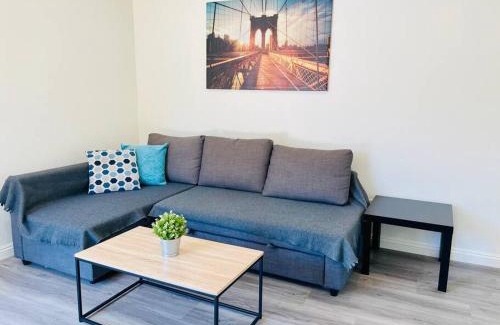 Orange Apartment | Family-Friendly Retreat Near Disney: 4-Star Rated Escape