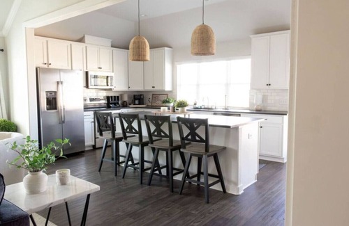 College Station House | Luxury Home Near Kyle Field & Expo Center