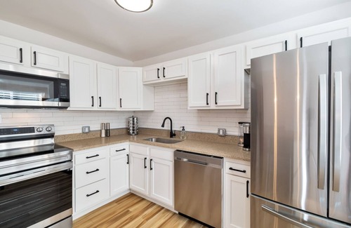 Ogden House | Family-Friendly Home with Kitchen & Laundry Amenities