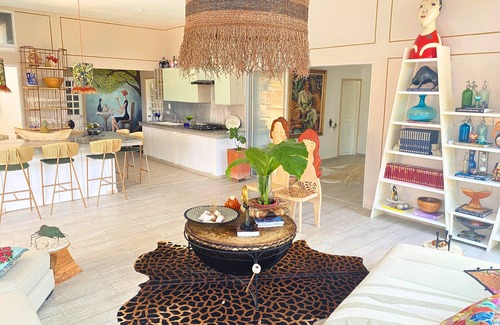 Santa Veronica House | Luxury Home With Ocean View
