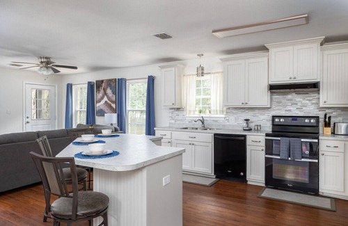 Cibolo House | Pet-Friendly Retreat with Hot Tub Near San Antonio - 9.6/10