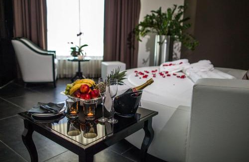 Selce Hotel | Elegant Amabilis Hotel: Oceanfront Stay with Spa & Pool