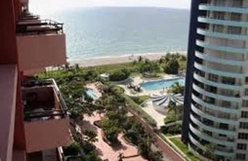 Mid Beach Apartment | Beachfront Getaway: 4-Star Resort with Oceanview & Pool