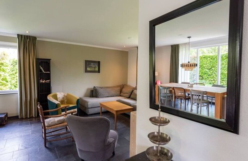 Otterlo House | Elegant 190m2 House on Lush Green Grounds with Kitchen
