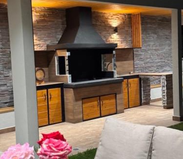 Nea Mesagkala Villa | Elegant House Andrijana: 4-Star Stay with Family & Pets