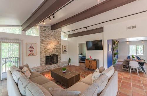 Wetmore House | Elegant Retreat Near Fiesta Texas & SeaWorld with Pool