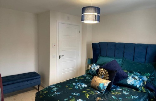 East Kilbride House | Elegant House Retreat with Child-Friendly Amenities