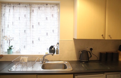 York House | Elegant York House with Kitchen and Breakfast Included