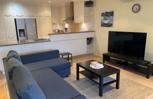 Tenterfield House | Elegant Waterfront Retreat in Tenterfield with Family Amenities