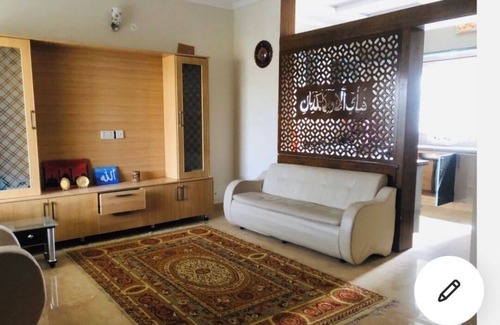 Bahria Town House | Elegant 4-Bedroom House with Free Parking & Pet Friendly
