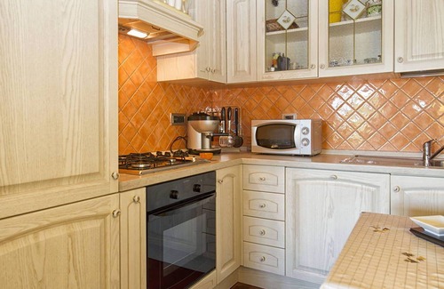 Tergu Villa | Elegant Retreat with Private Pool, Tennis Court & Sea View