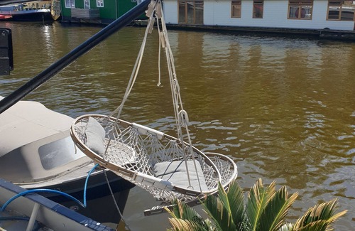 Nieuwmarkt en Lastage Boat Rental | Exceptional Houseboat in Amsterdam Center with Pool & Breakfast