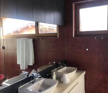 Dobrinishte Villa | Elegant Houses in Dobrinishte with Pool and Hot Tub