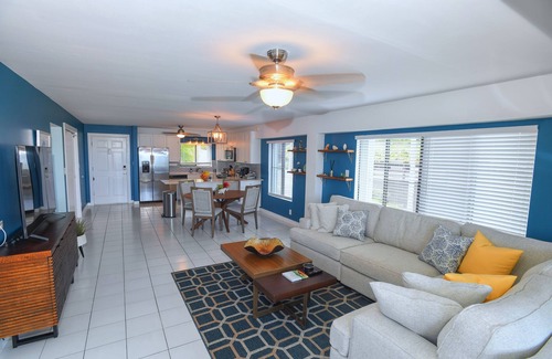 Rosendal Condo | Oceanfront Retreat: Guest Rated 9.8 with Pool & Breakfast