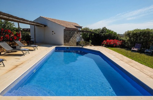 Picota Villa | Elegant Retreat in Tavira's Hills with Private Pool
