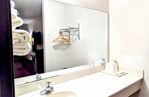 Mustang Hotel | Exceptional Luxury Inn: Spa, Breakfast & Family-Friendly Stays