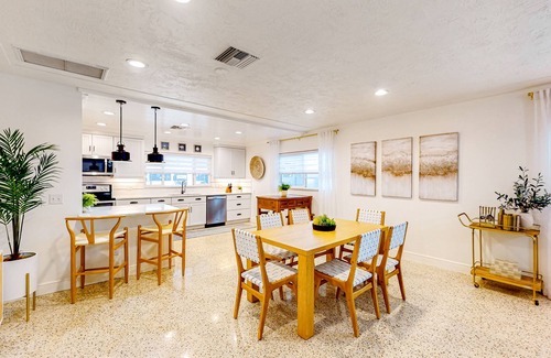 Redington Shores House | Cozy Island Retreat with Game Room & Beach Access
