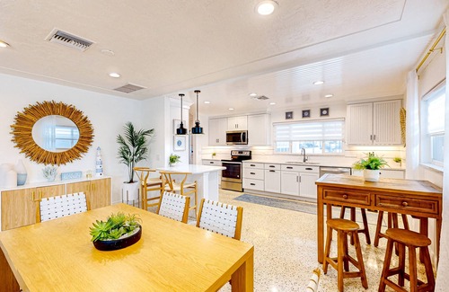Redington Shores House | Cozy Island Retreat with Game Room & Beach Access