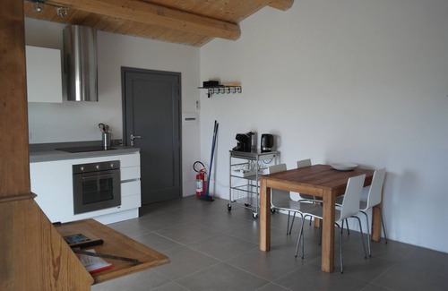 Montemaggiore al Metauro Apartment | Idyllic Apartment with Pool and Ocean Views Near the Sea