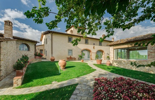 Tavarnelle Val di Pesa Villa | Elegant Villa Retreat with Pool & Spa near Florence and Siena