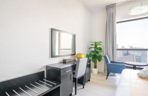 Dubai Marina Apartment | Premier JBR Shams - Panoramic Views & Beach Resort Access