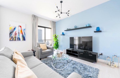 Dubai Marina Apartment | Premier JBR Shams - Panoramic Views & Beach Resort Access