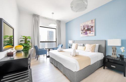 Dubai Marina Apartment | Premier JBR Shams - Panoramic Views & Beach Resort Access