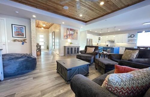 Kanab House | Luxury Kanab Utah Family Home with Amazing Views Pool Gym