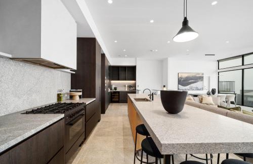 Hotham Heights Ski Chalet | Exclusive KH Chalet: Ideal for Families and Adventurers