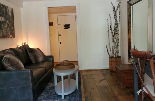 West Dover Resort | Elegant King Suite with Living Room, Balcony & Pool Access