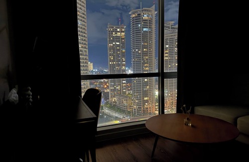 Makati House | Luxury King Suite studio w/River View in Novotel Residences Manila near Makati