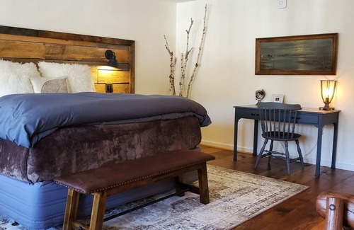 West Dover Resort | Elegant King Room with Balcony and Pool Access