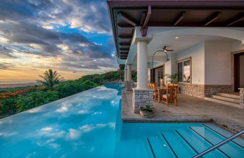 Kailua-Kona Villa | Indulge at Kona Mansion: Infinity Pool & Ocean Views