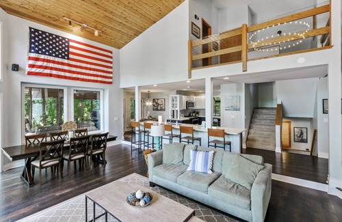Fontana House | Elegant Abbey Springs Home with Golf Carts & Ocean Views