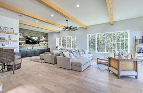 Granbury House | Exceptional Lake Granbury Cliffside Home with Ocean View