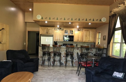 Minong Cabin | Luxury Lake Home Minong/Hayward All Year Fishing & Fun