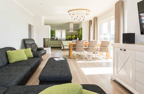 Krakow am See House | Serene Lake Residence with Sauna & Private Access - Rohrdommel