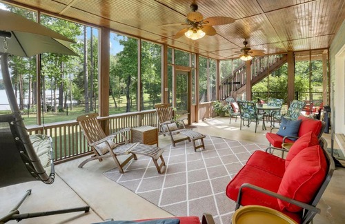 Appling House | Tranquil Lakefront Cottage with Deep Water Dock at Clarks Hill