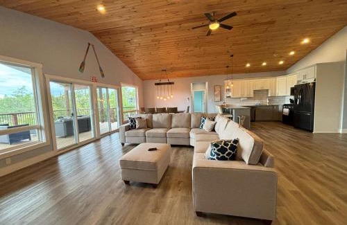 Stokes Bay Ski Chalet | Luxury Lakefront Escape W Games Room