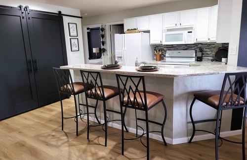 Osage Beach Condo | Family-Friendly Lakefront Condo with Pool & Boat Slip