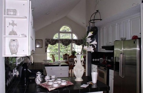 Guntersville House | Elegant Lakefront Retreat with Pool and Boat Rentals