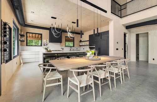 Gravenhurst Cottage | Luxury Lakefront Retreat on Peaceful Kahshe Lake