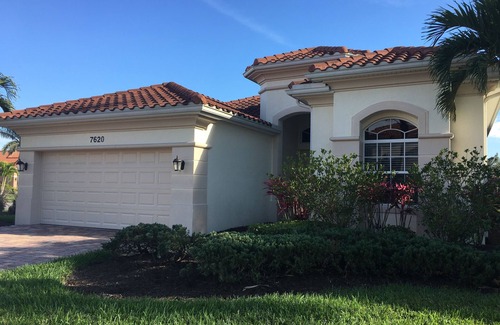 Naples Villa | Lakefront Villa Retreat with Pool and Spa Amenities